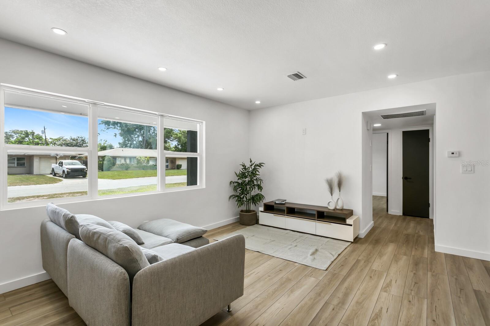 815 NORMANDY RD