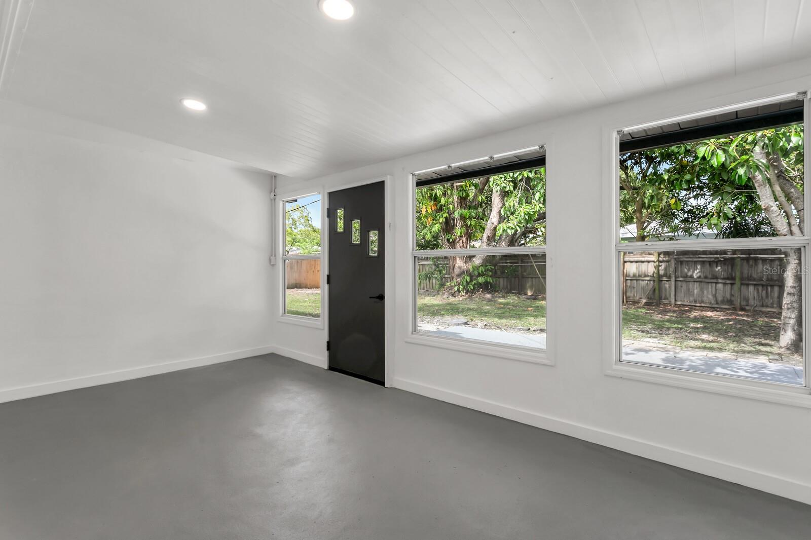 815 NORMANDY RD