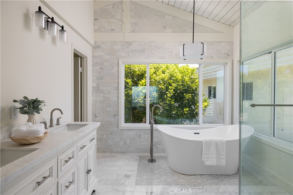 303 E Avenida Cordoba