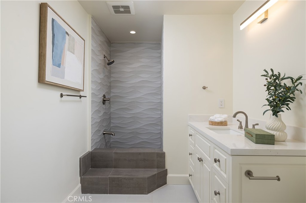 303 E Avenida Cordoba