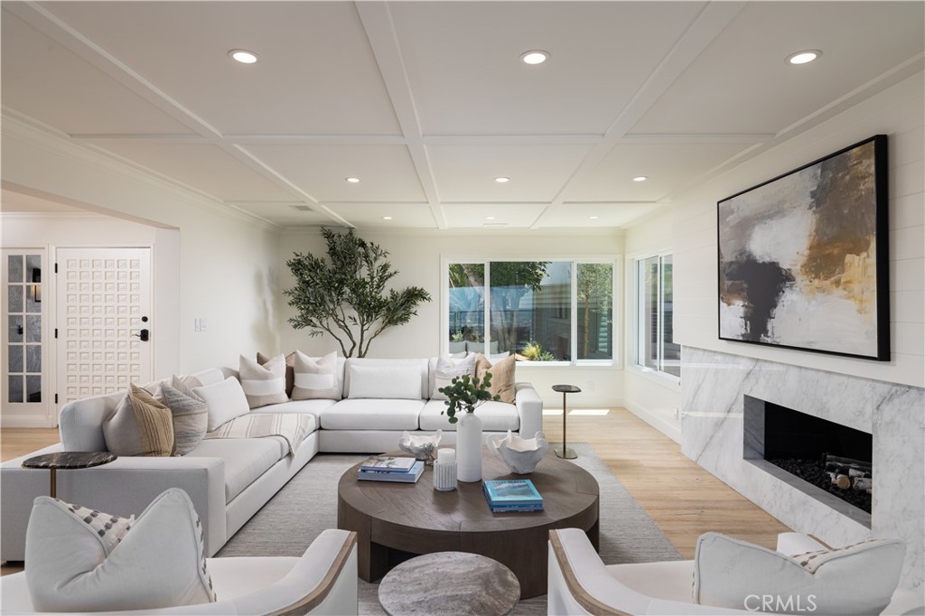 303 E Avenida Cordoba