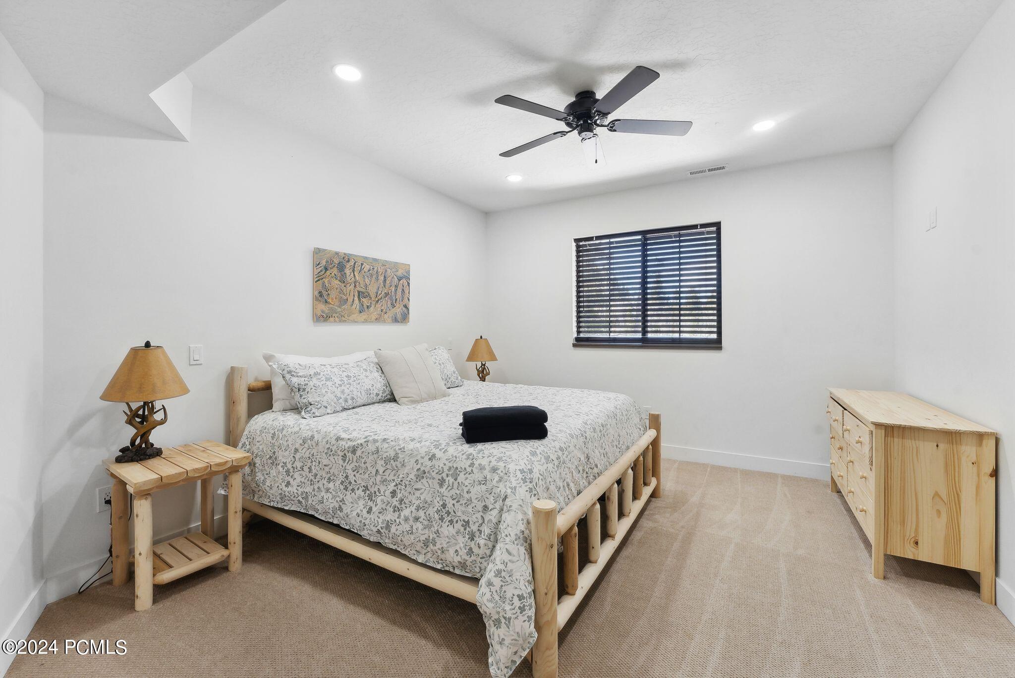 1430 W Arapaho Drive