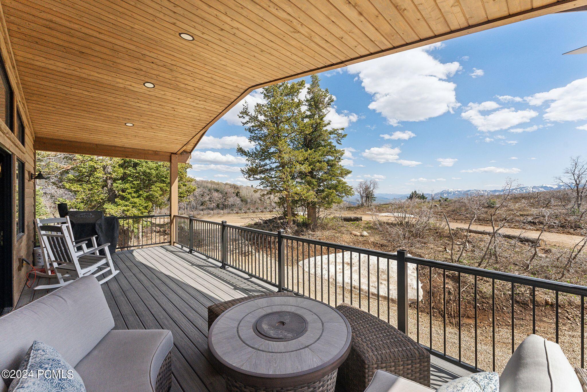 1430 W Arapaho Drive