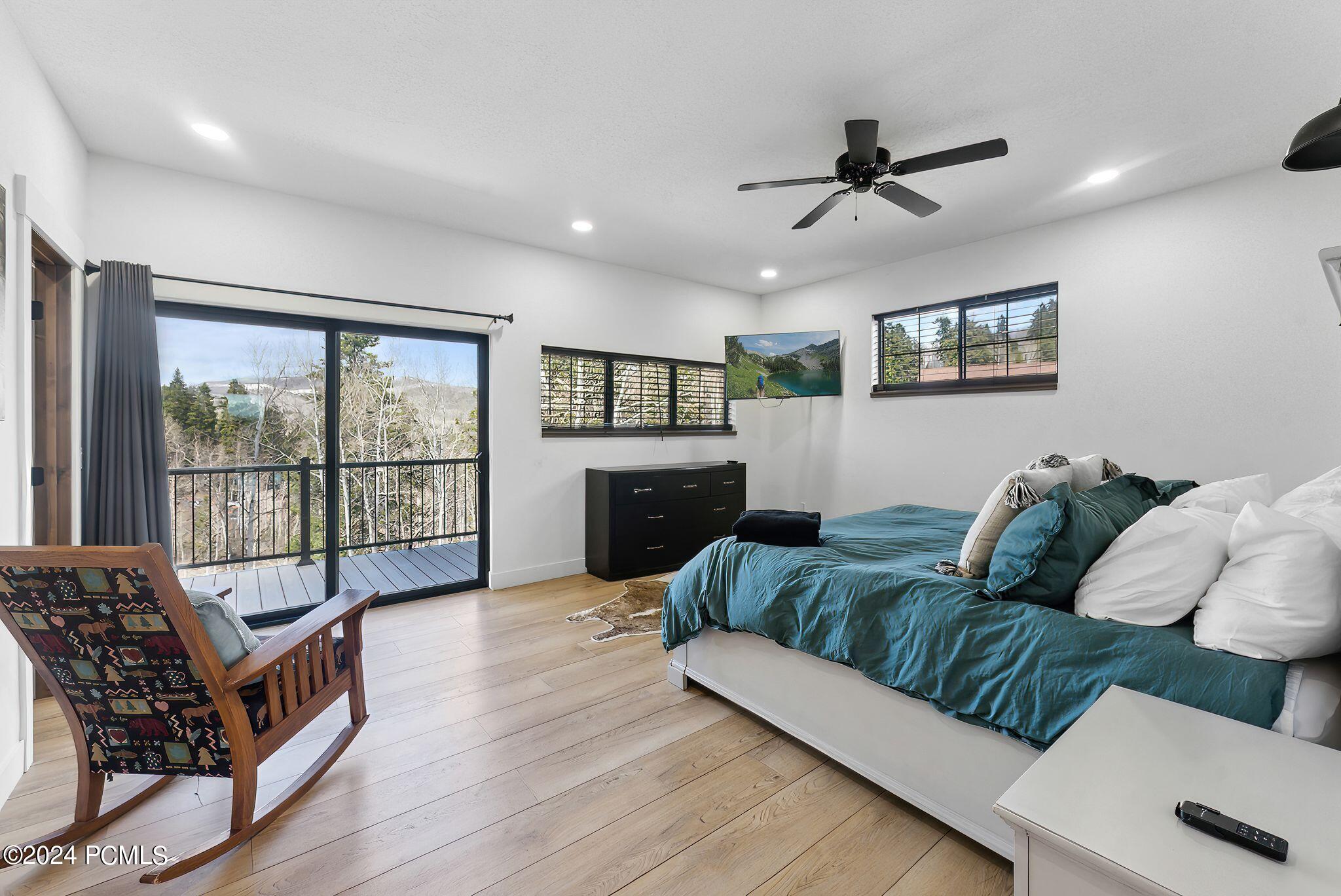 1430 W Arapaho Drive