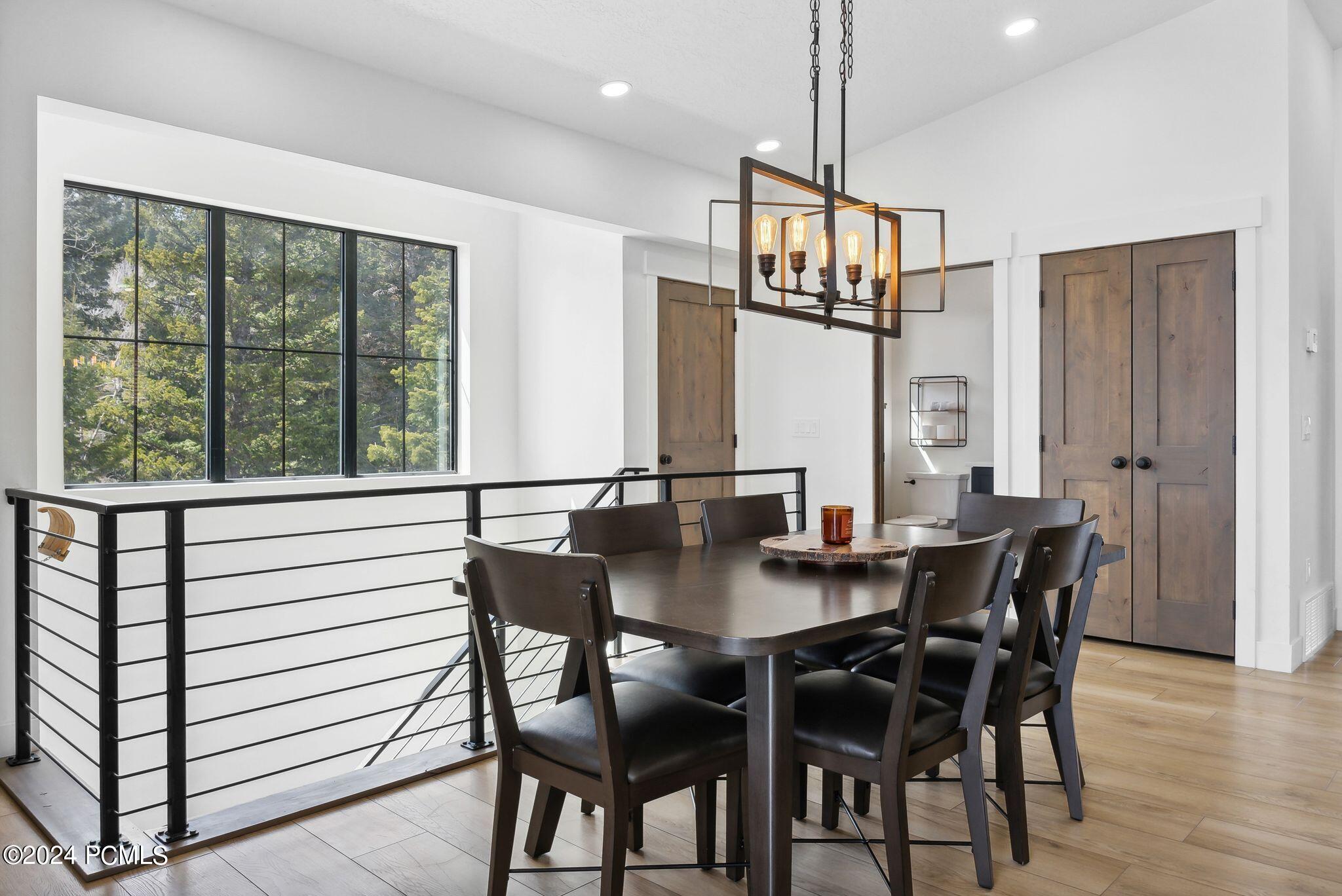 1430 W Arapaho Drive