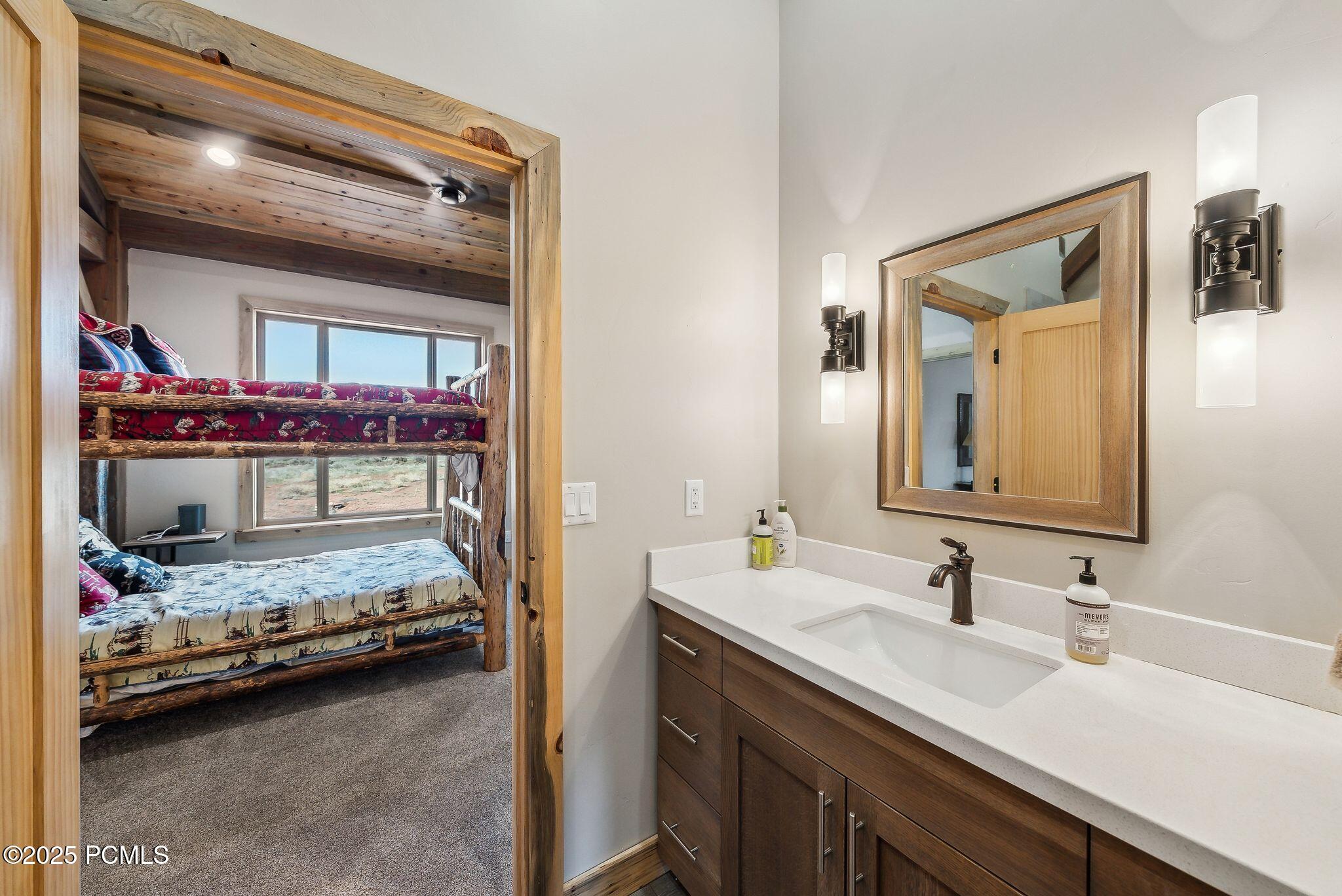 46997 W Thunder Ridge Road