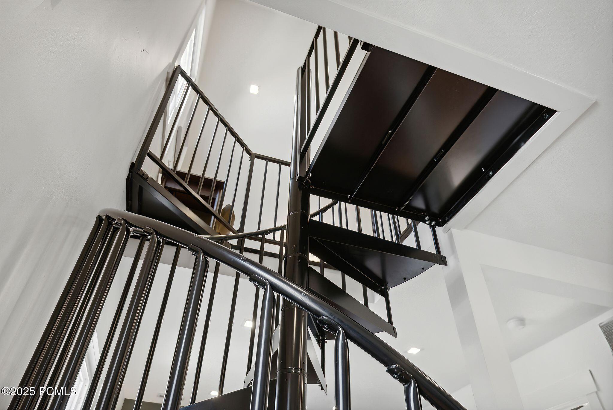 236 Woodside Avenue 11