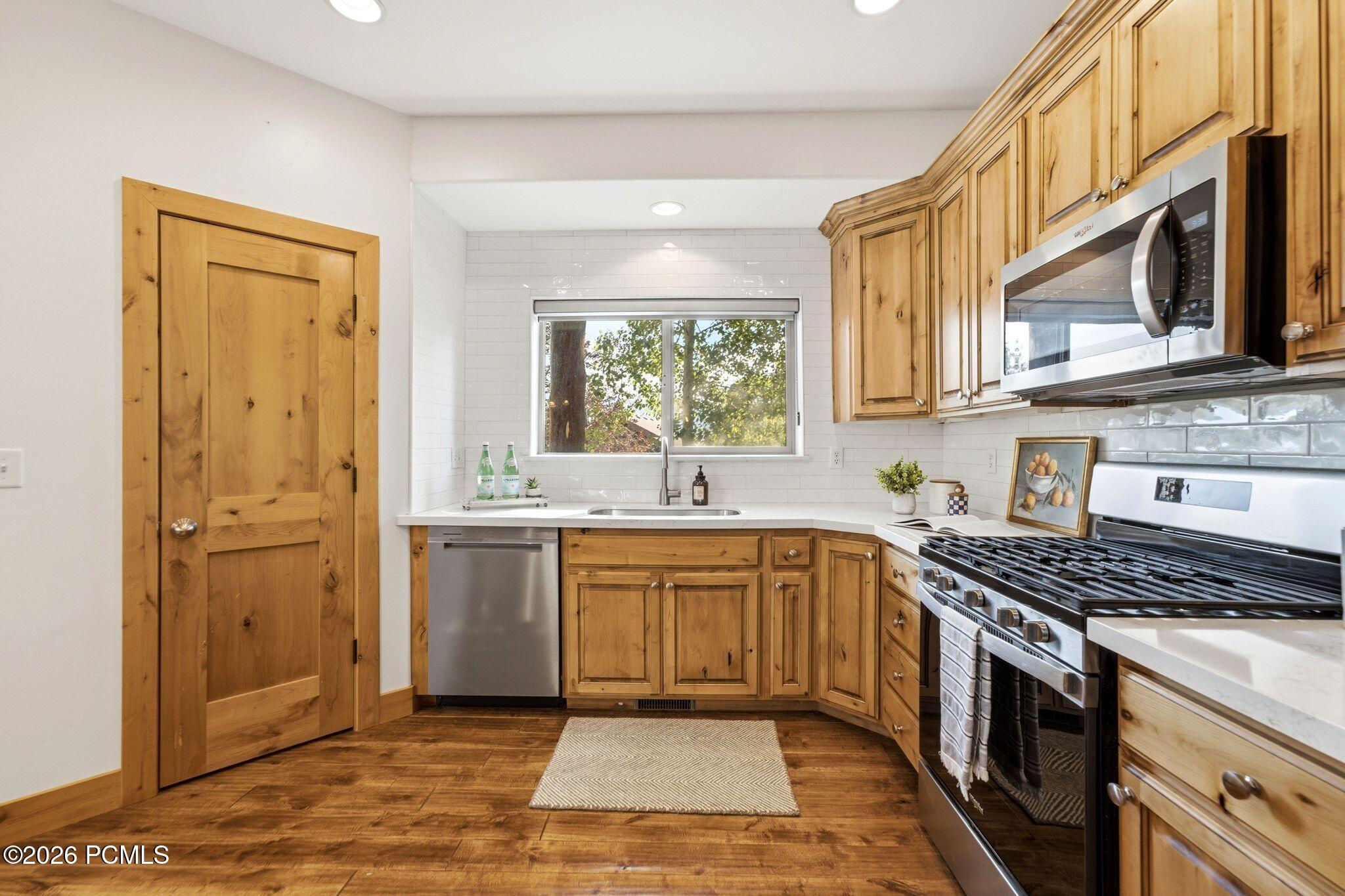 3446 W Cedar Drive