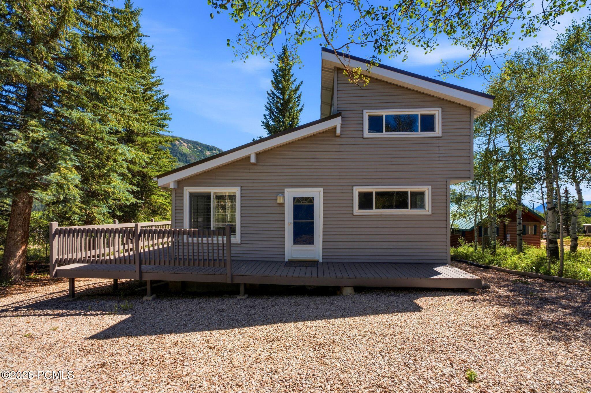 19 River Road