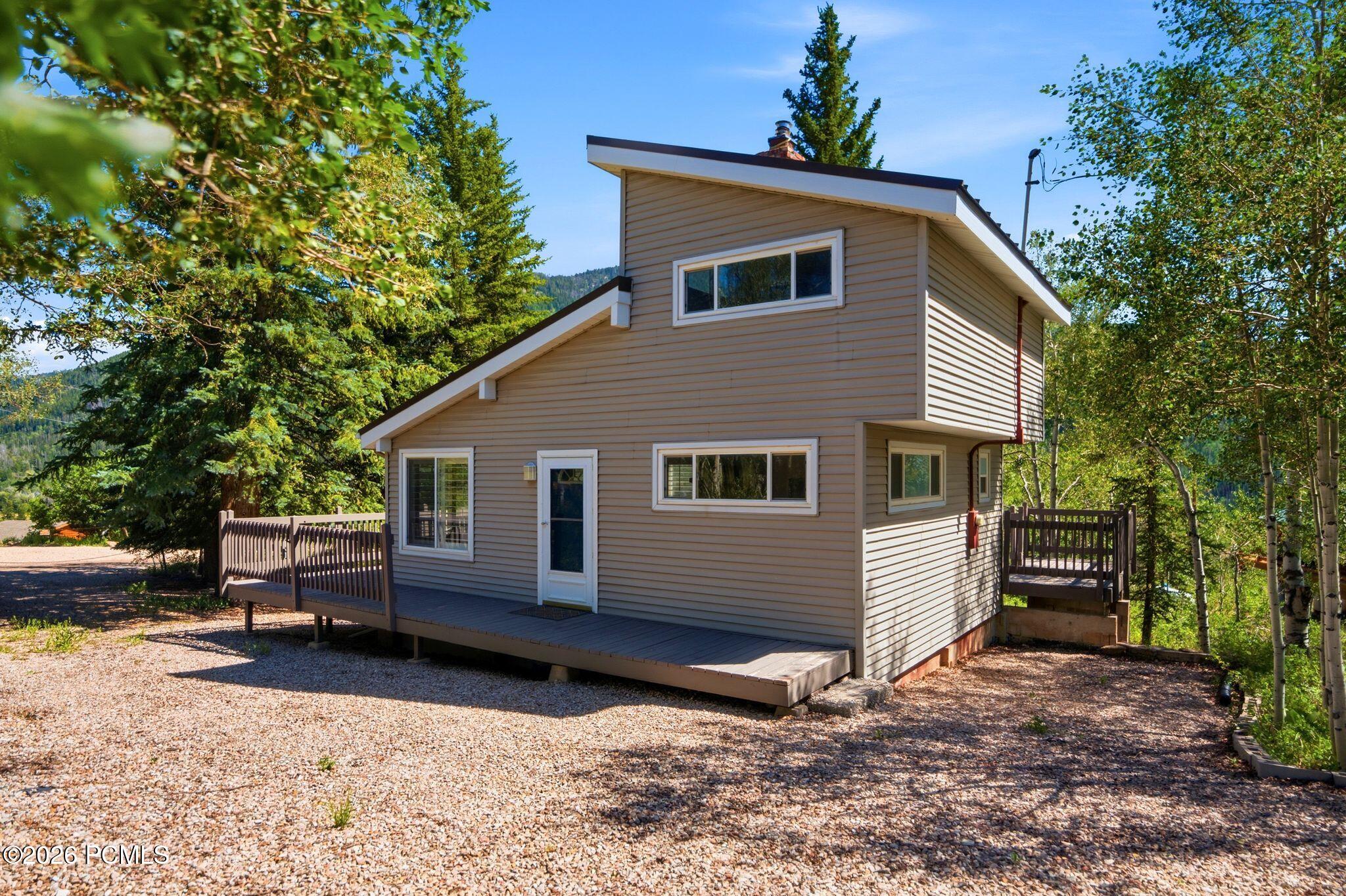 19 River Road