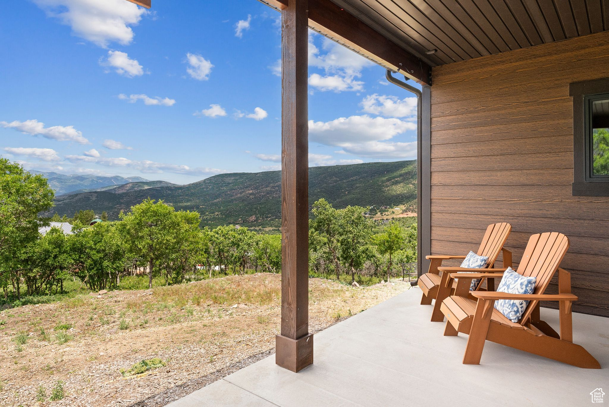 9297 TREE TOP CIR