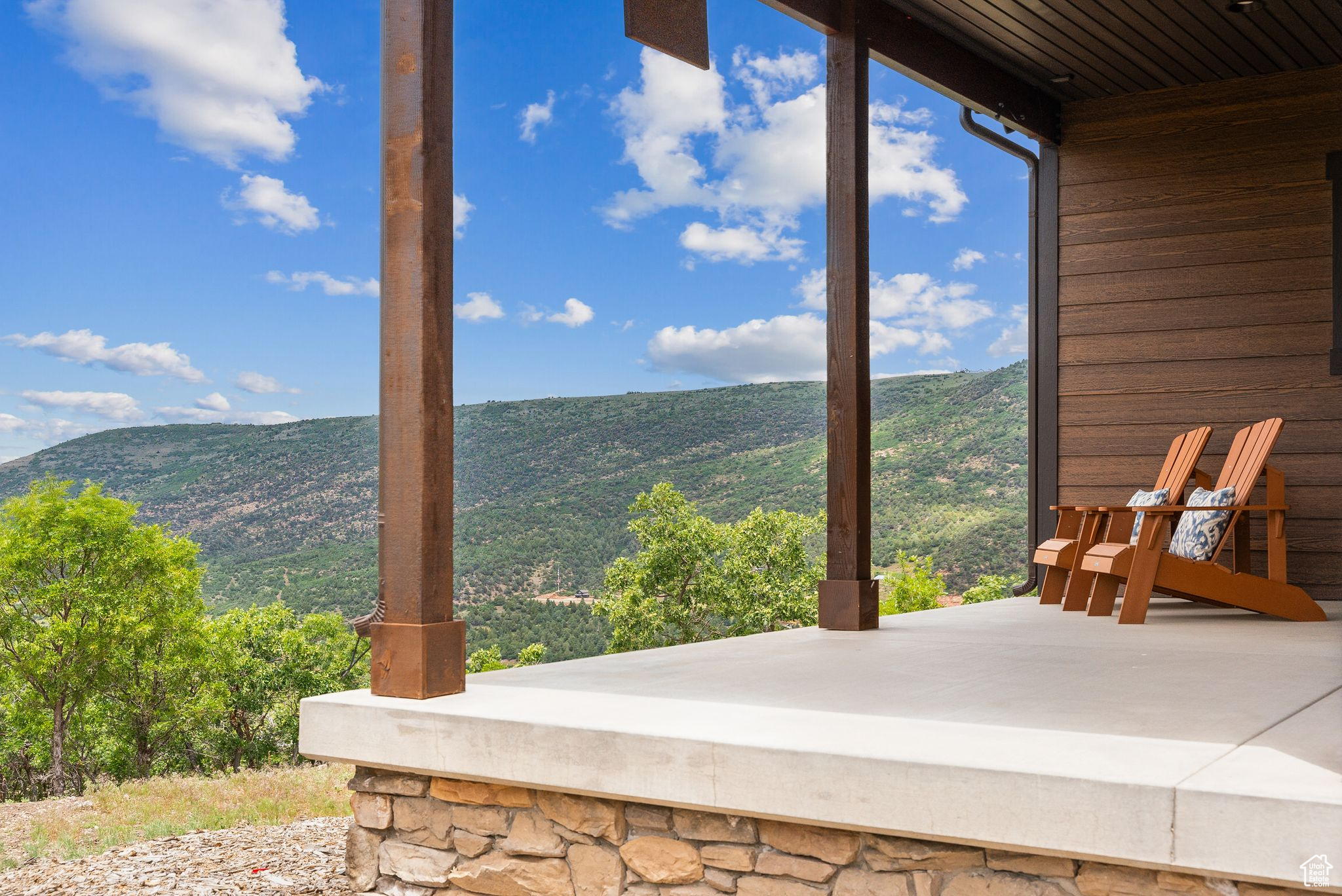 9297 TREE TOP CIR