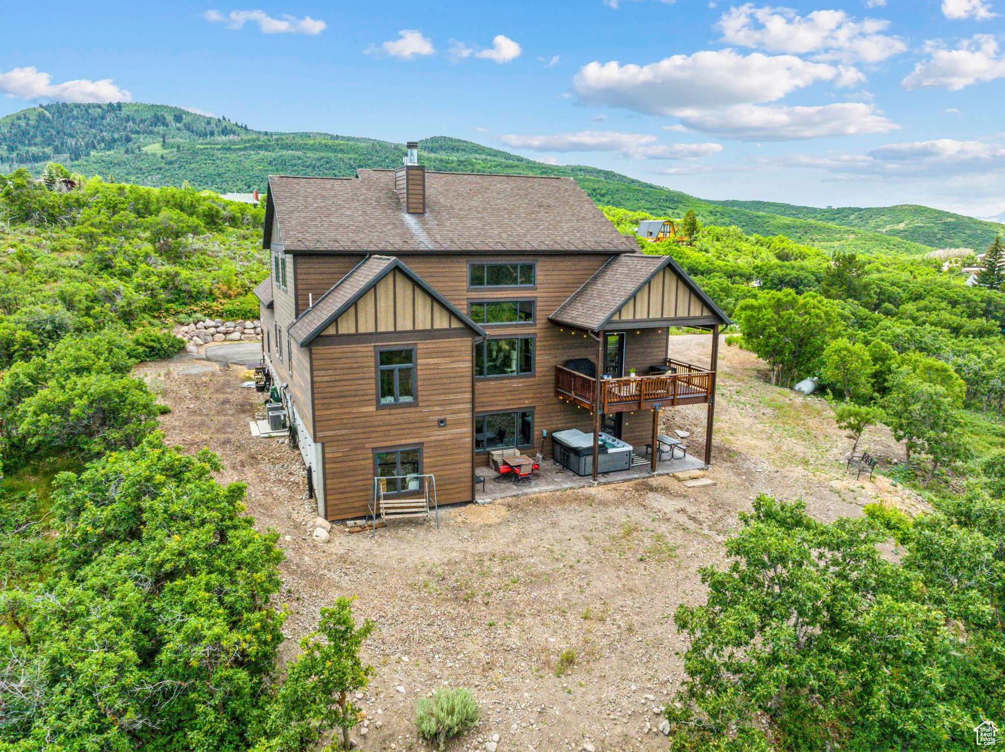 9297 TREE TOP CIR