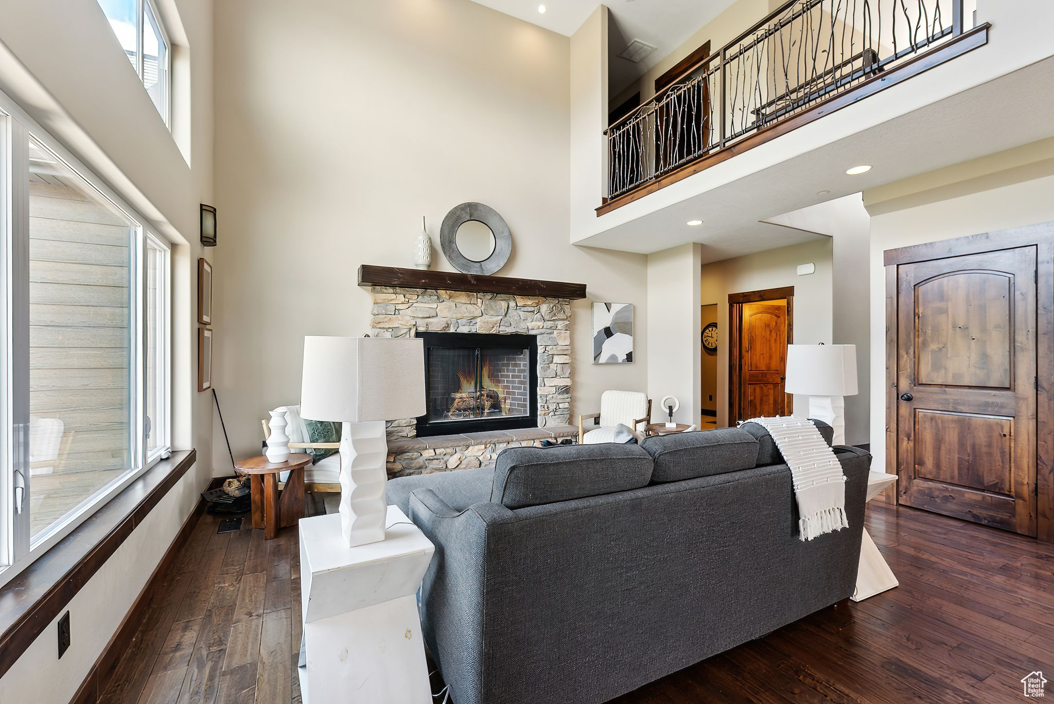 9297 TREE TOP CIR