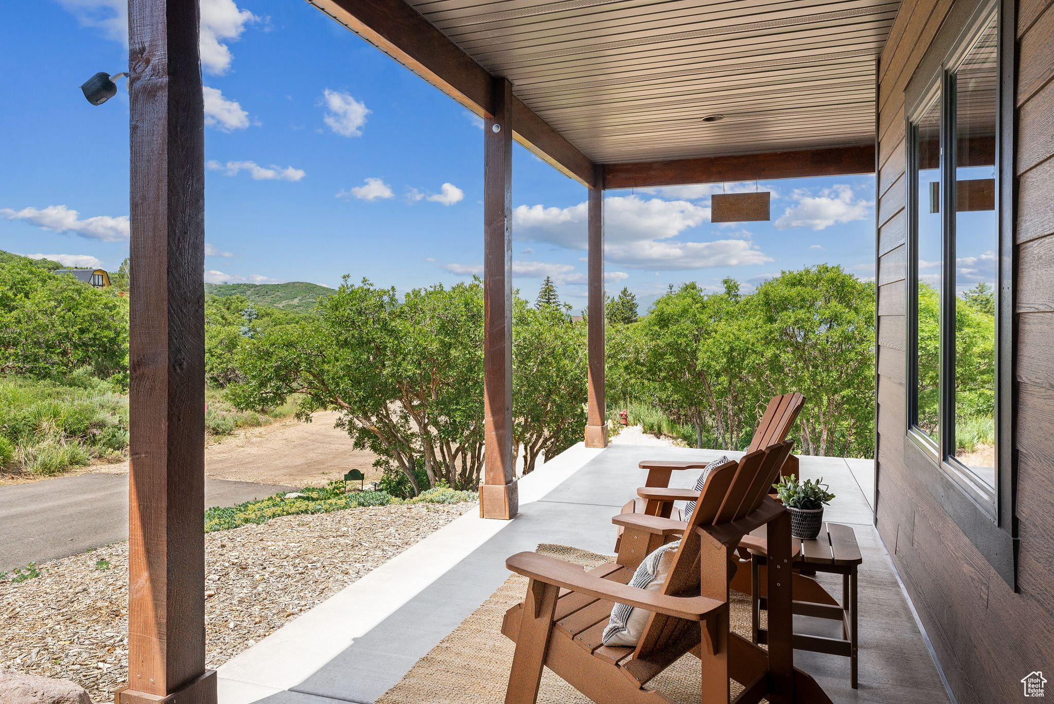 9297 TREE TOP CIR