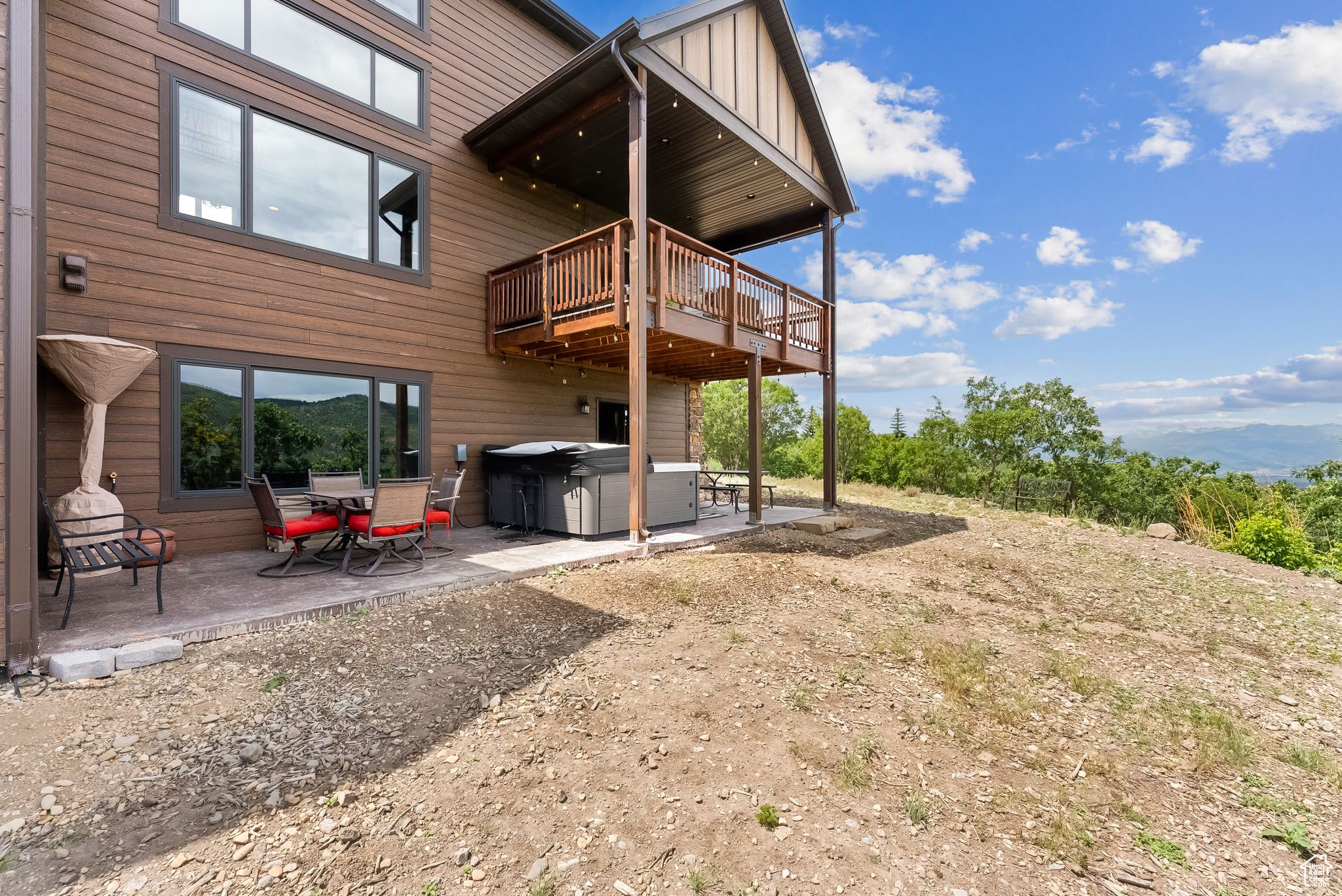 9297 TREE TOP CIR