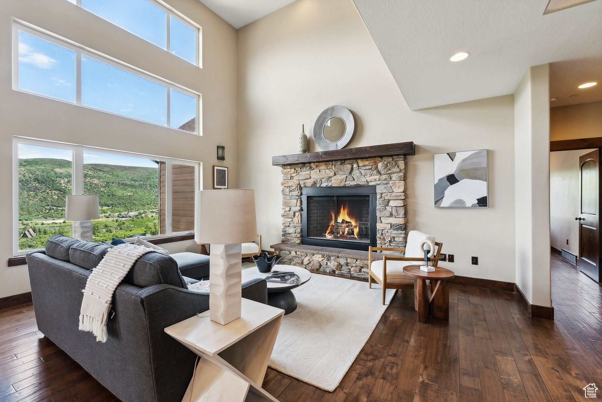 9297 TREE TOP CIR