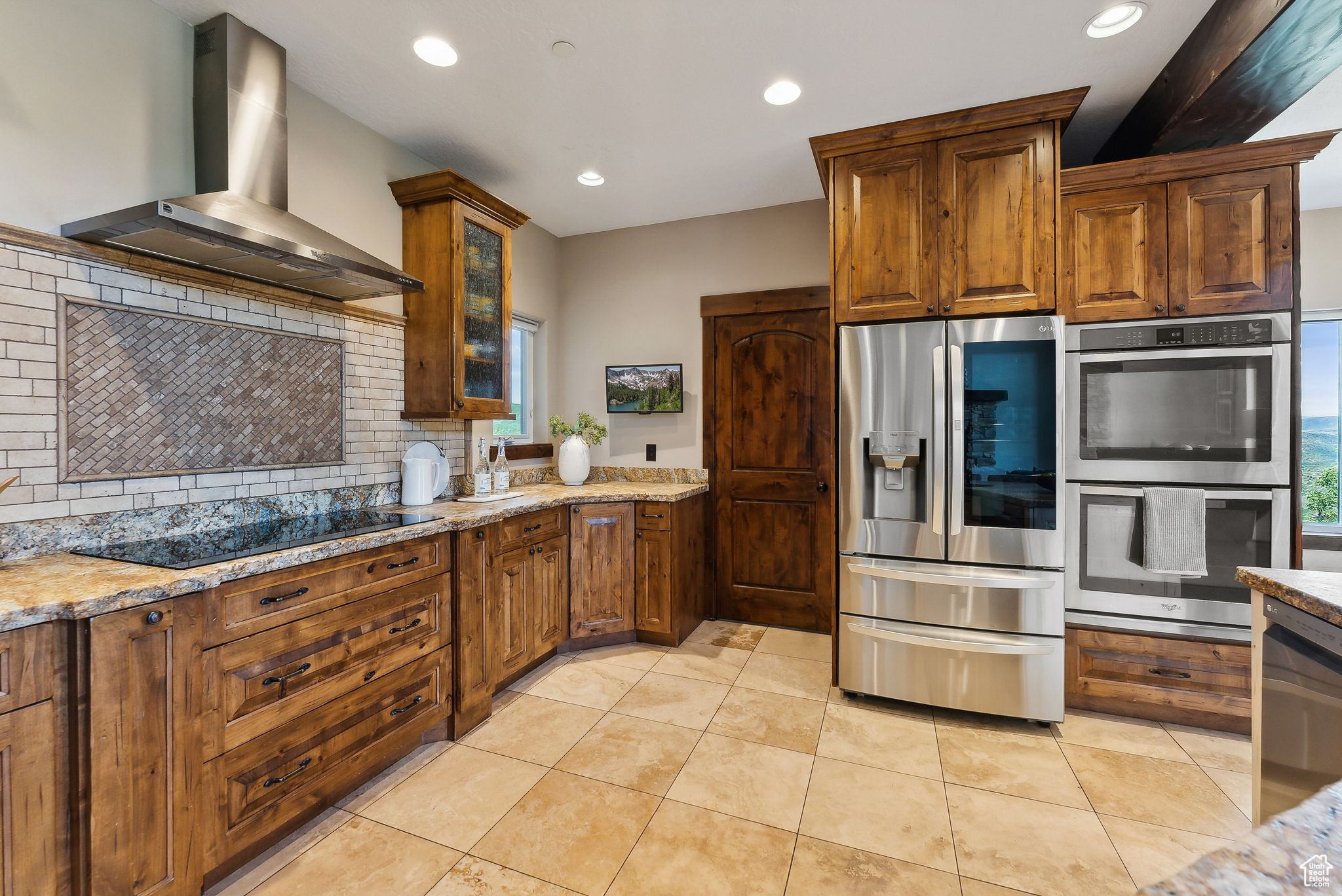 9297 TREE TOP CIR
