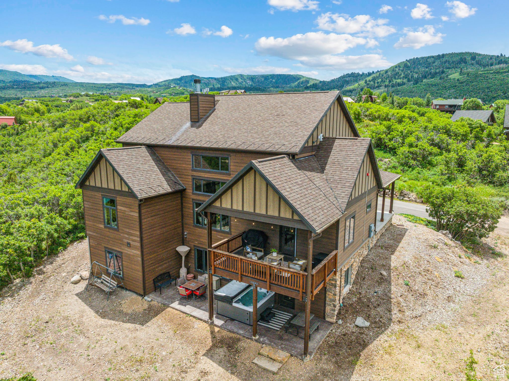 9297 TREE TOP CIR