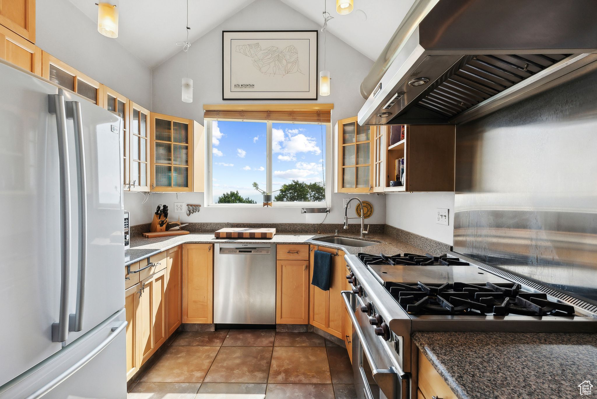 2306 S UINTAH DR