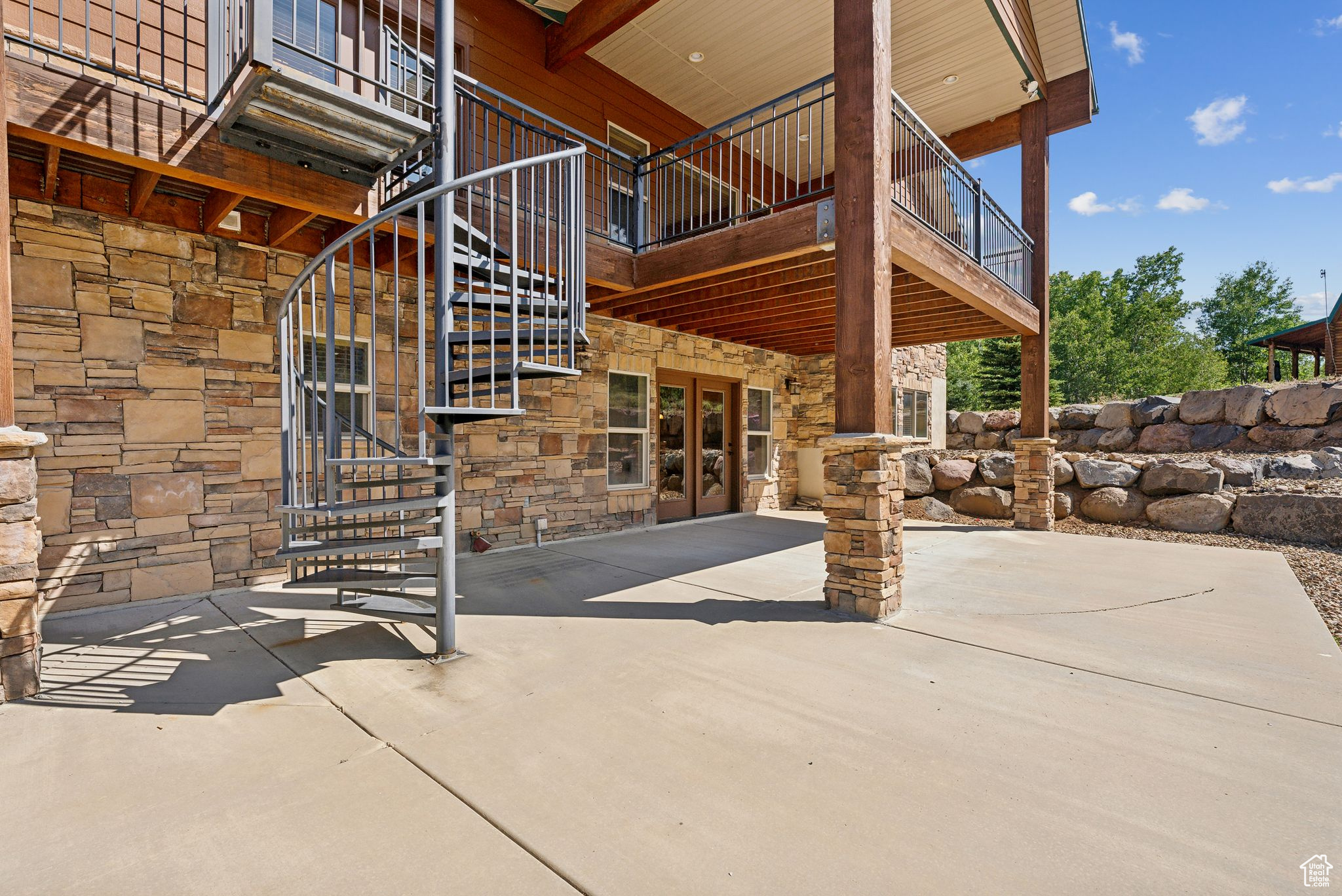 716 CONIFER DR