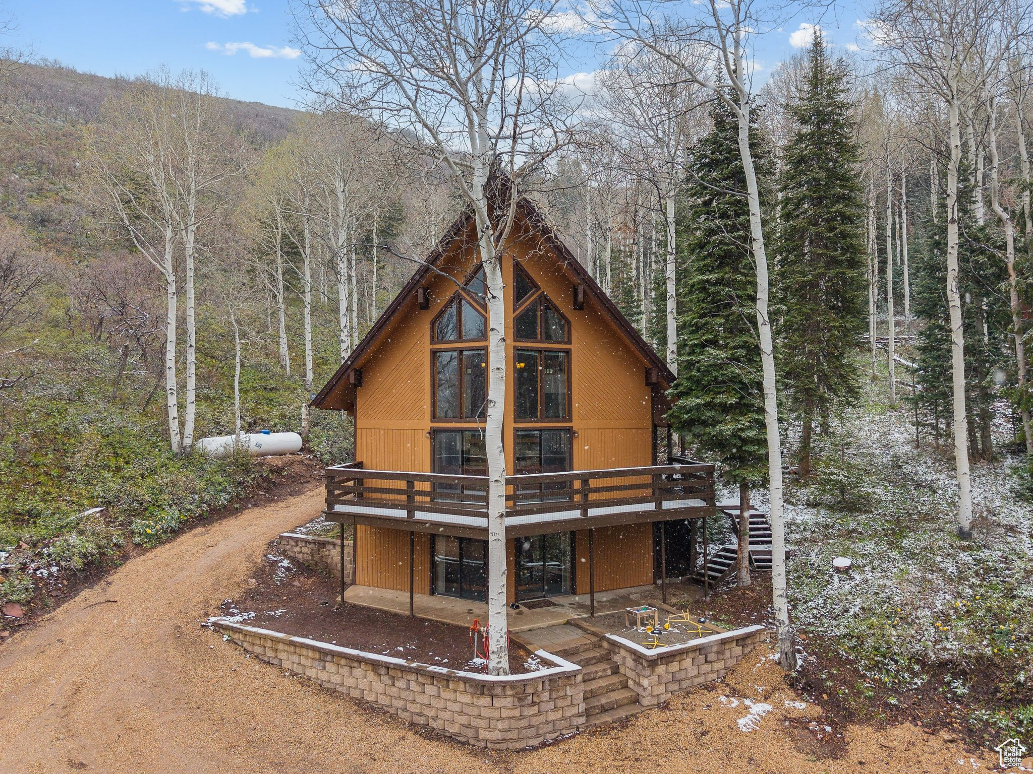 8912 BLUE SPRUCE DR