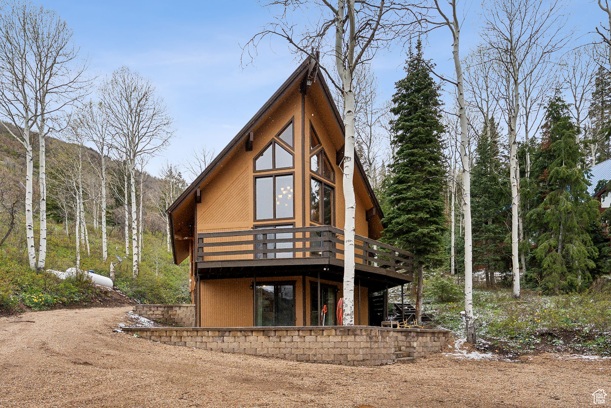 8912 BLUE SPRUCE DR