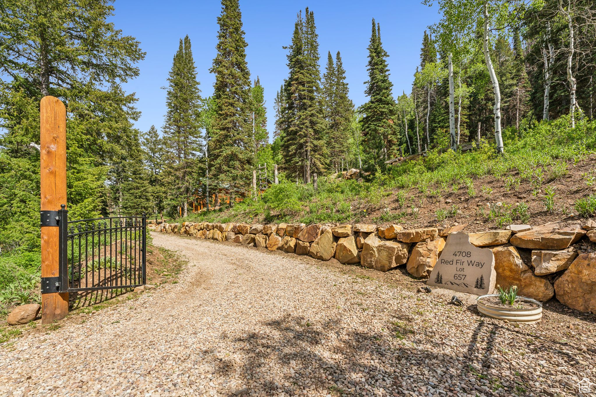 4708 RED FIR WAY