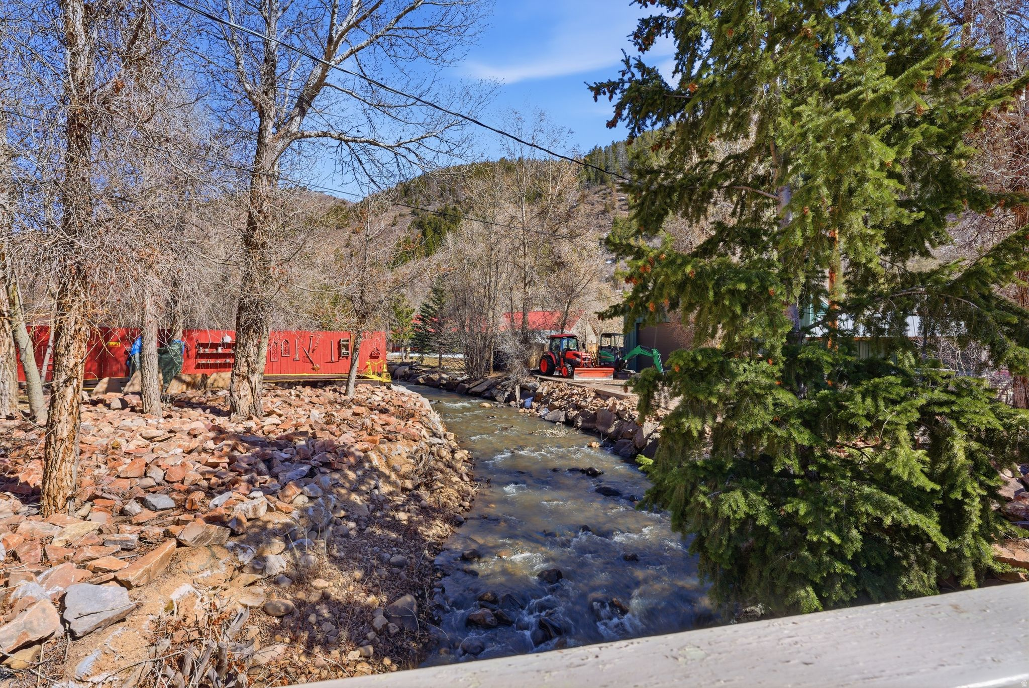 3805 BEAVER CREEK RD