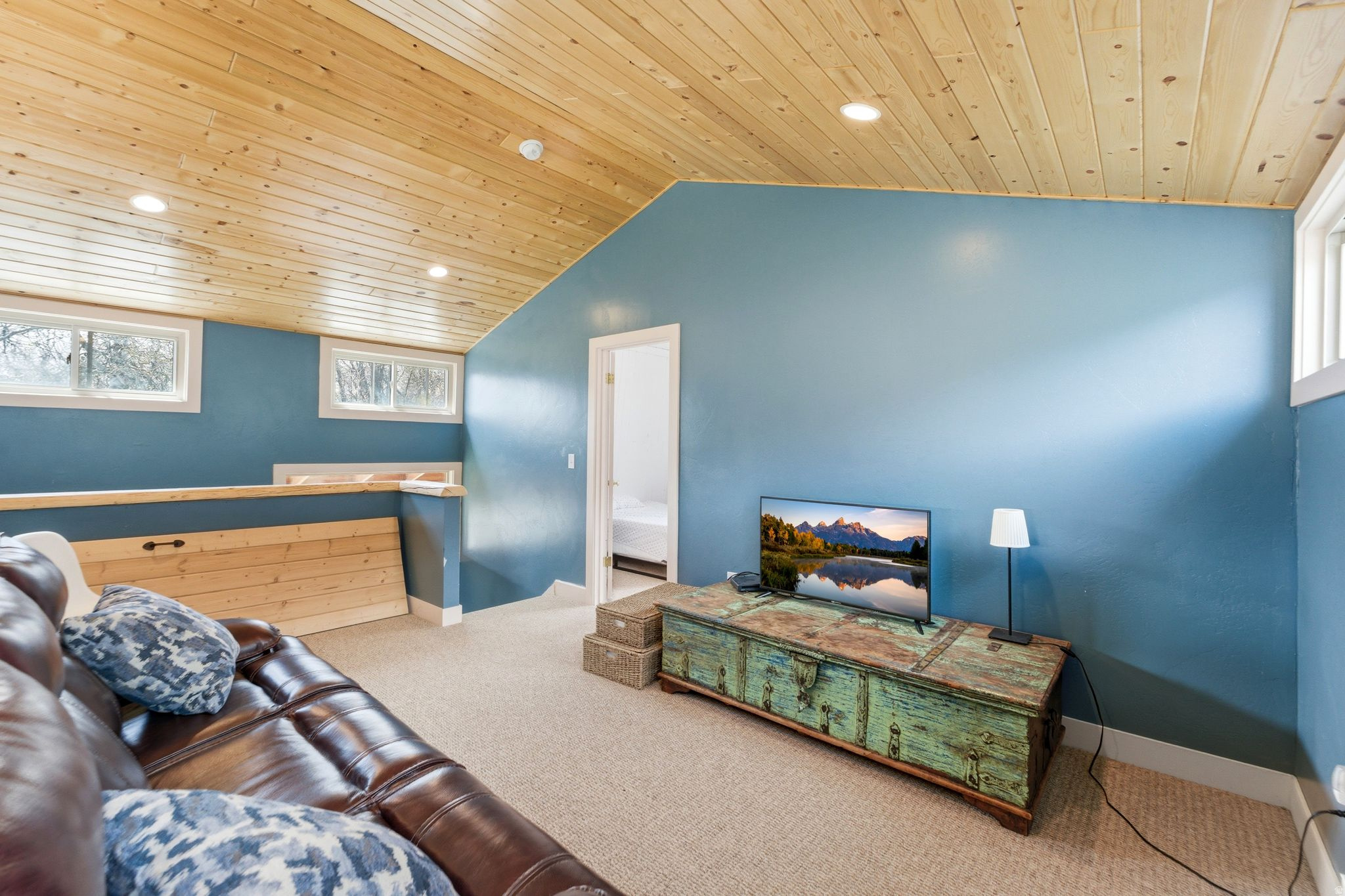 163 MOUNT AERIE UPPER LOOP