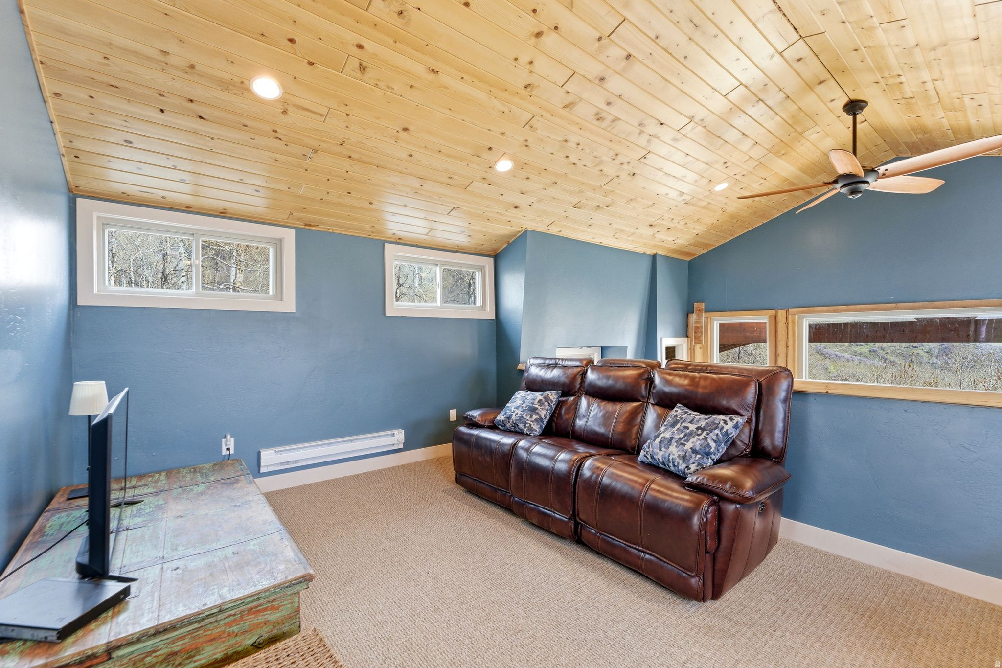 163 MOUNT AERIE UPPER LOOP