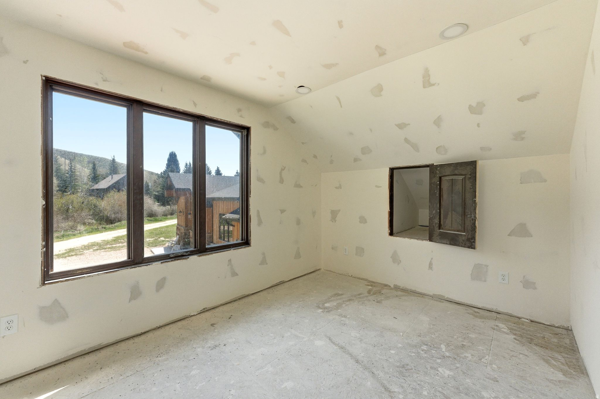 3020 E CHALK CREEK RD