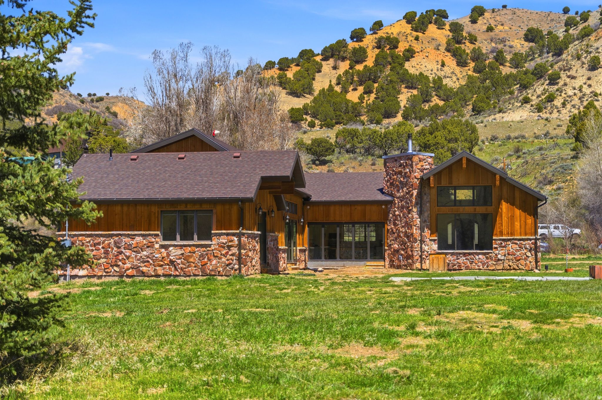 3020 E CHALK CREEK RD