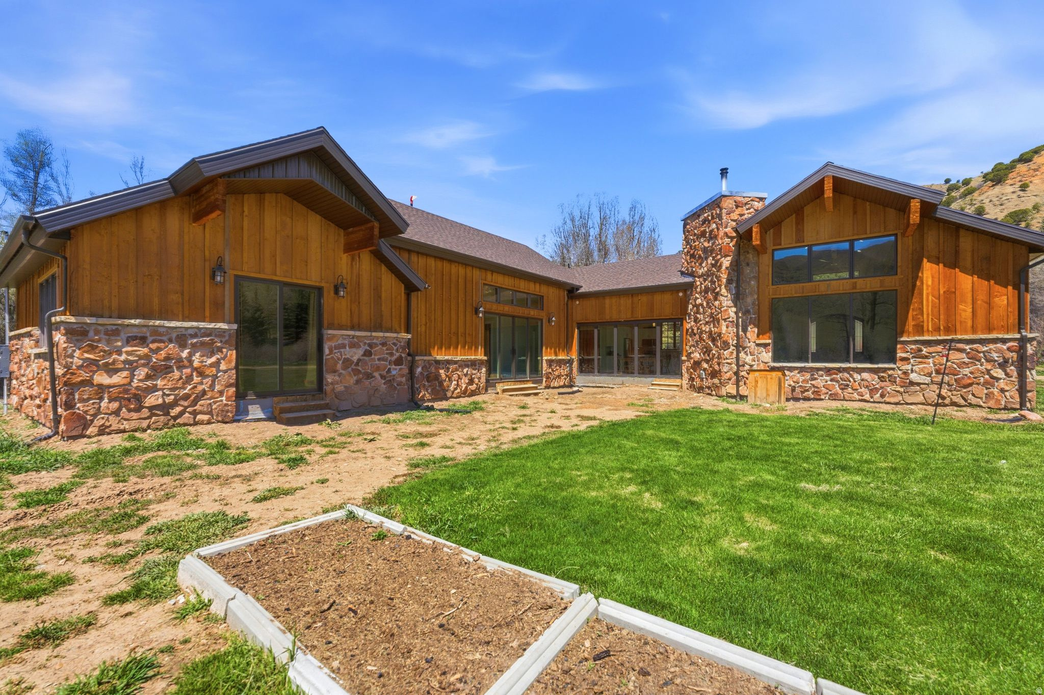 3020 E CHALK CREEK RD