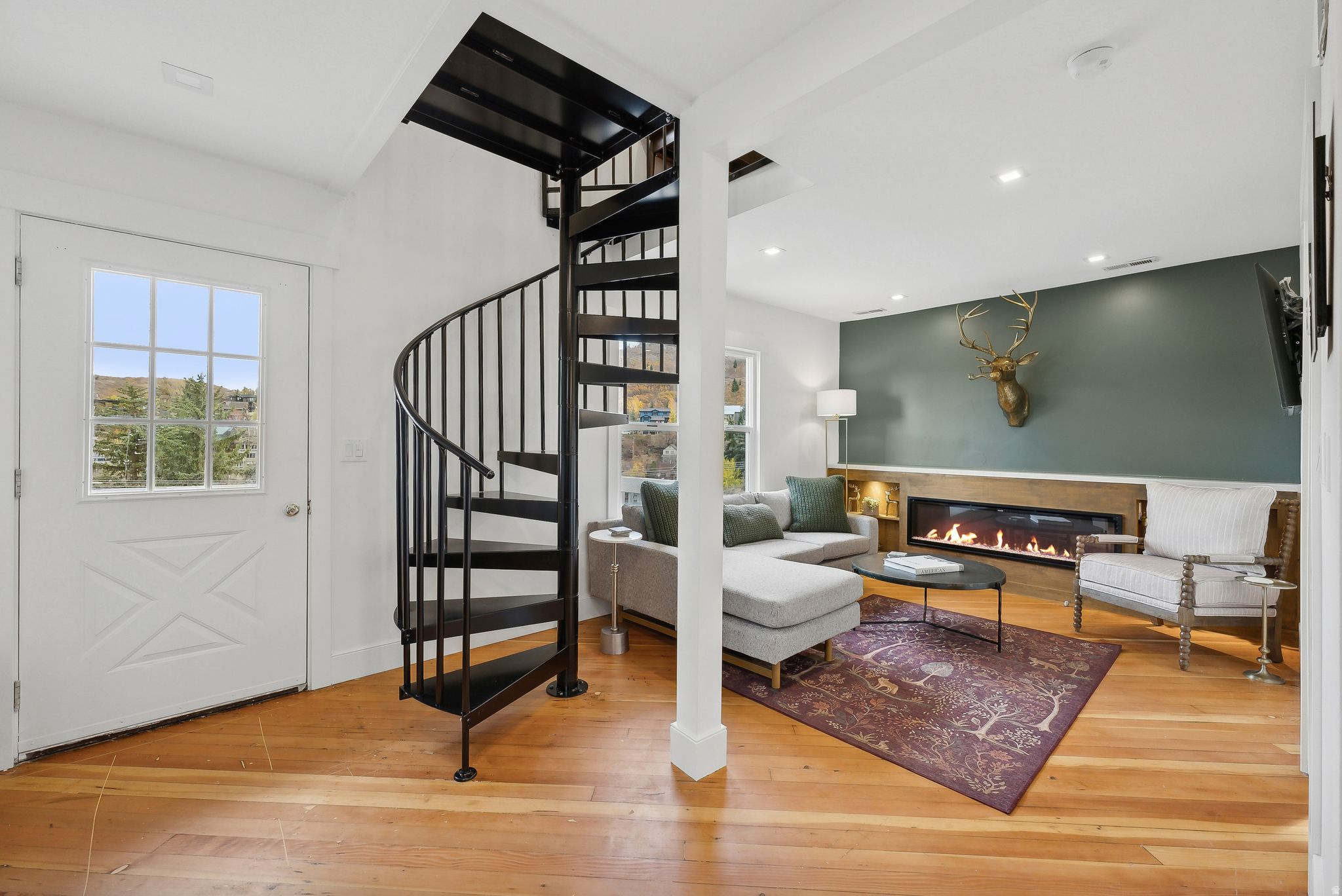 236 WOODSIDE AVE #11