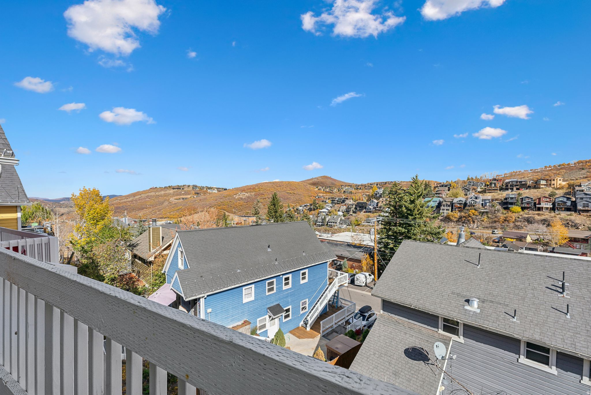 236 WOODSIDE AVE #11