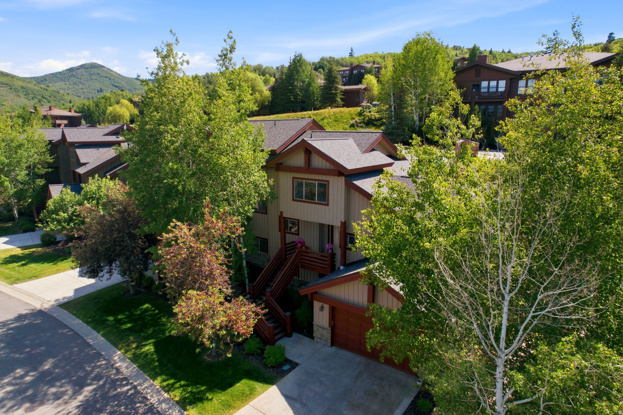 3446 W CEDAR DR