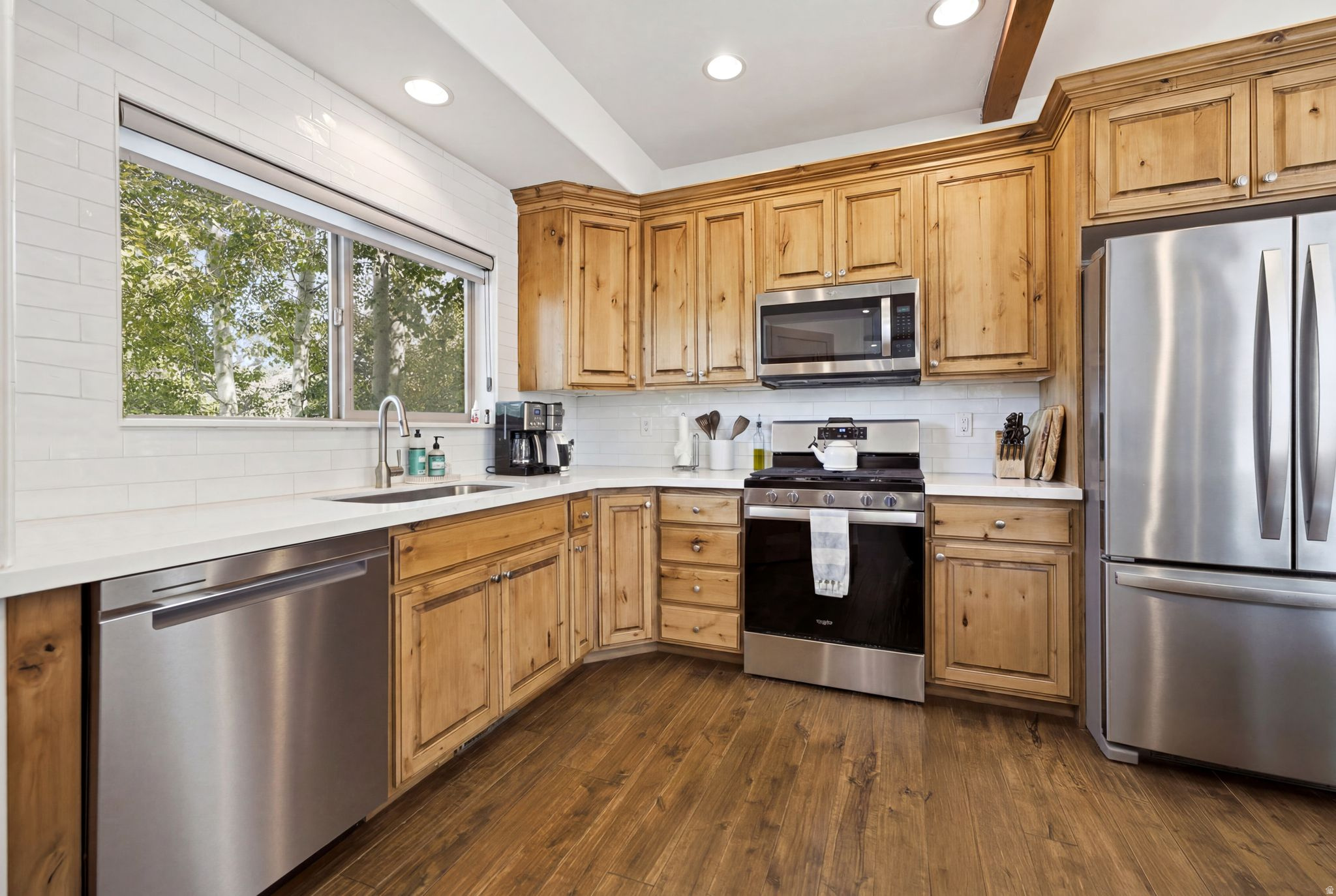 3446 W CEDAR DR
