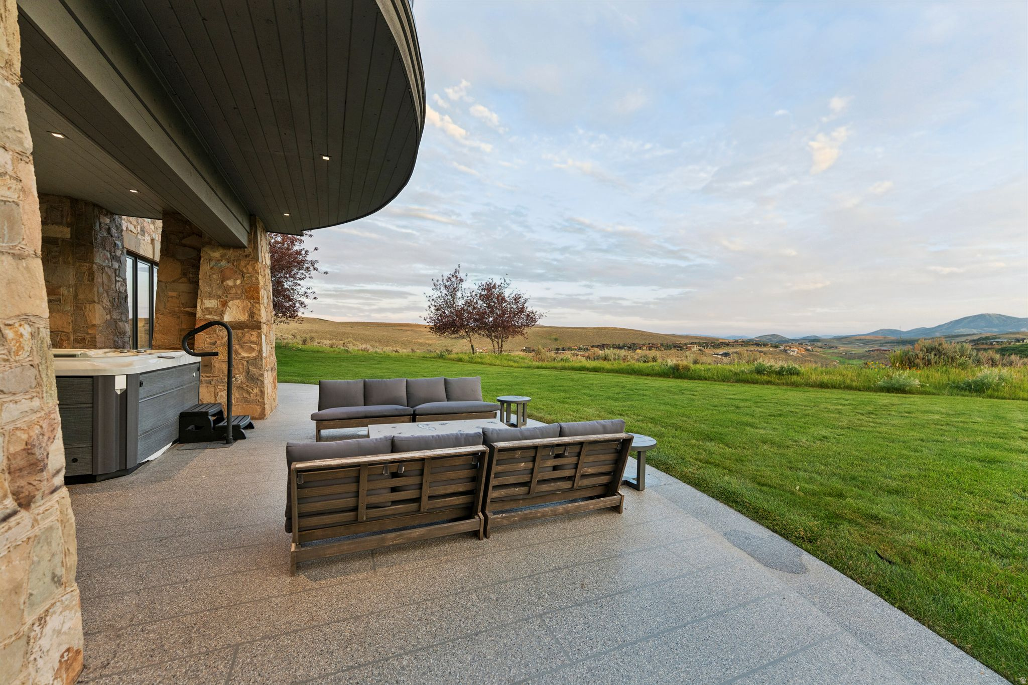 7501 N PROMONTORY RANCH RD