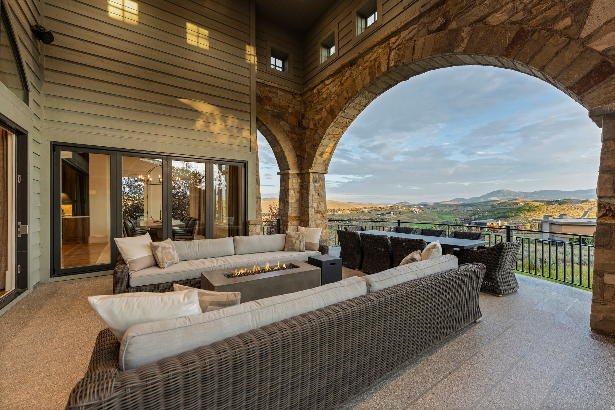 7501 N PROMONTORY RANCH RD