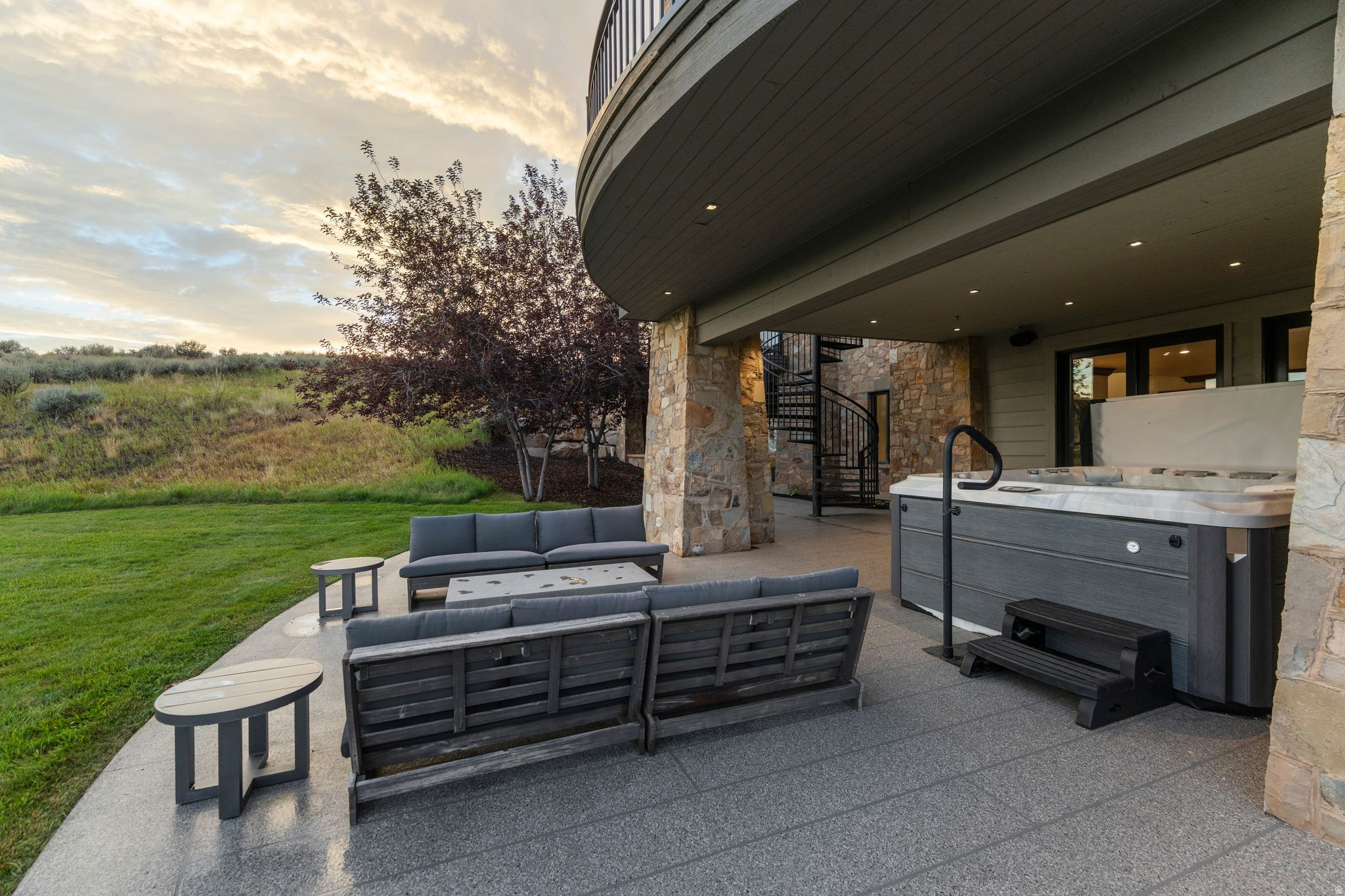 7501 N PROMONTORY RANCH RD