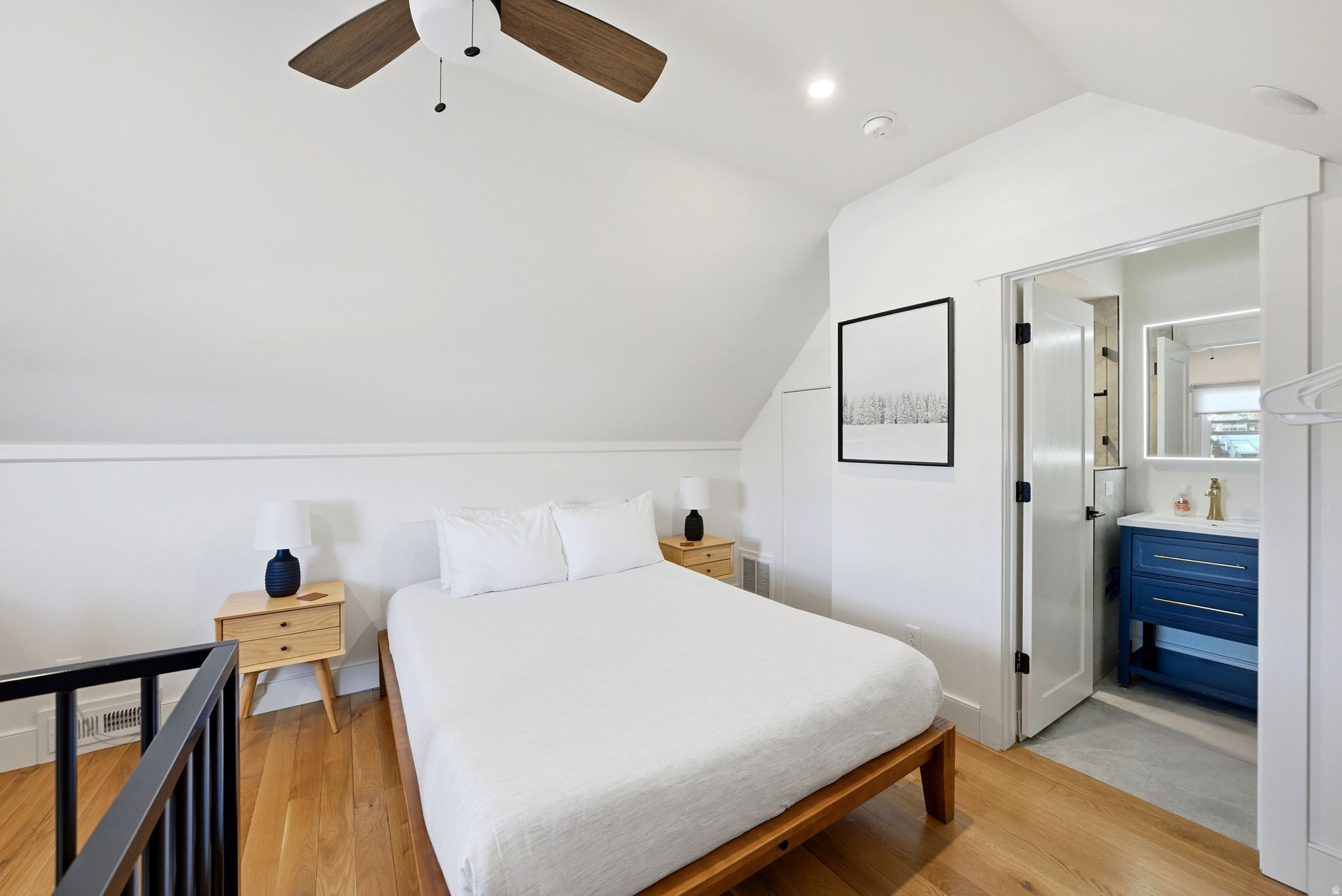 244 WOODSIDE AVE #5