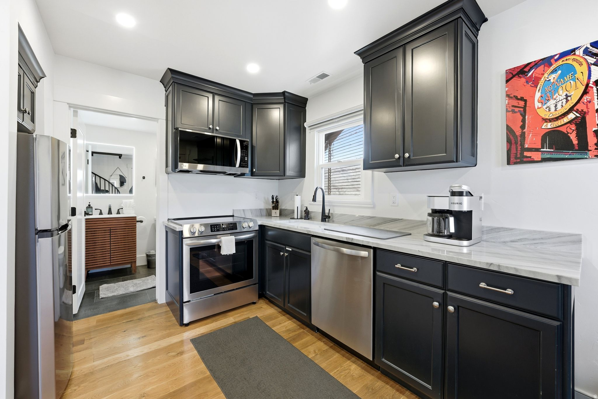 244 WOODSIDE AVE #5