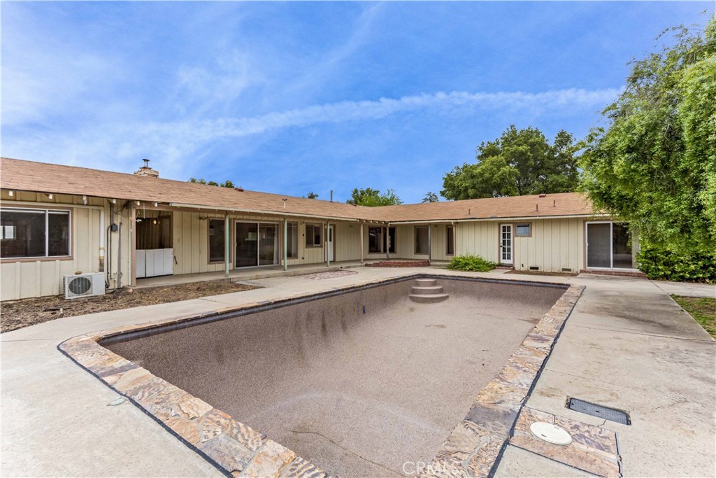 2915 Deer Trail Place