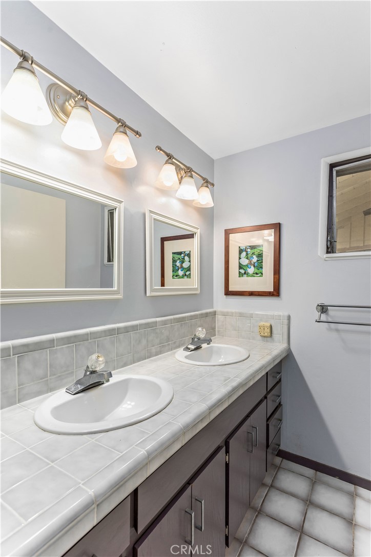 2915 Deer Trail Place