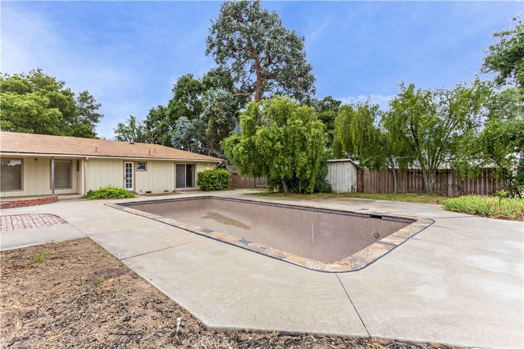 2915 Deer Trail Place