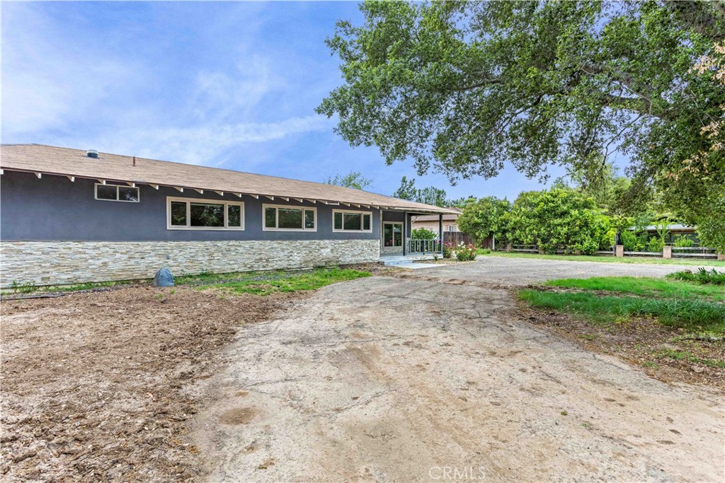 2915 Deer Trail Place