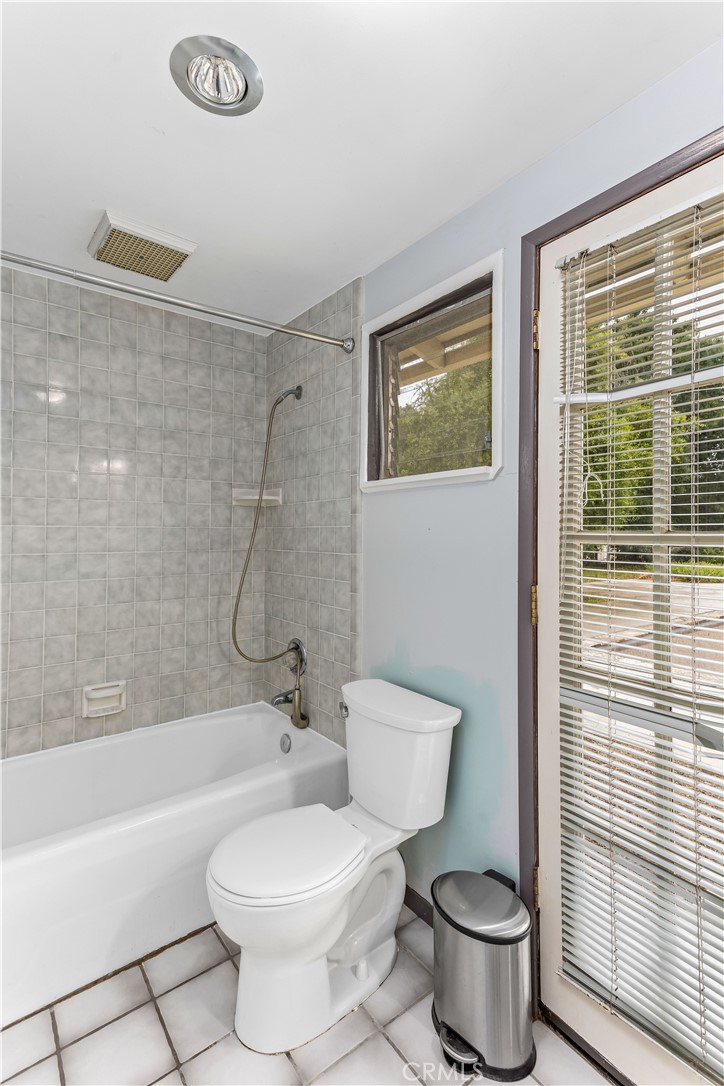 2915 Deer Trail Place