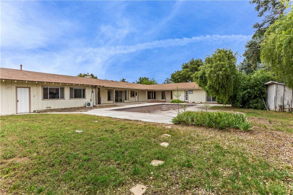 2915 Deer Trail Place