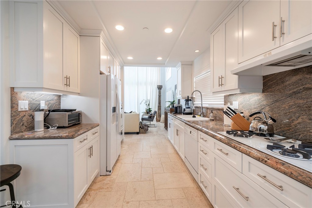 1206 S Catalina Avenue A